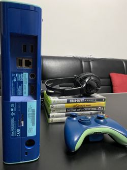 Refurbished Xbox 360 500GB Special Edition Blue Console Bundle