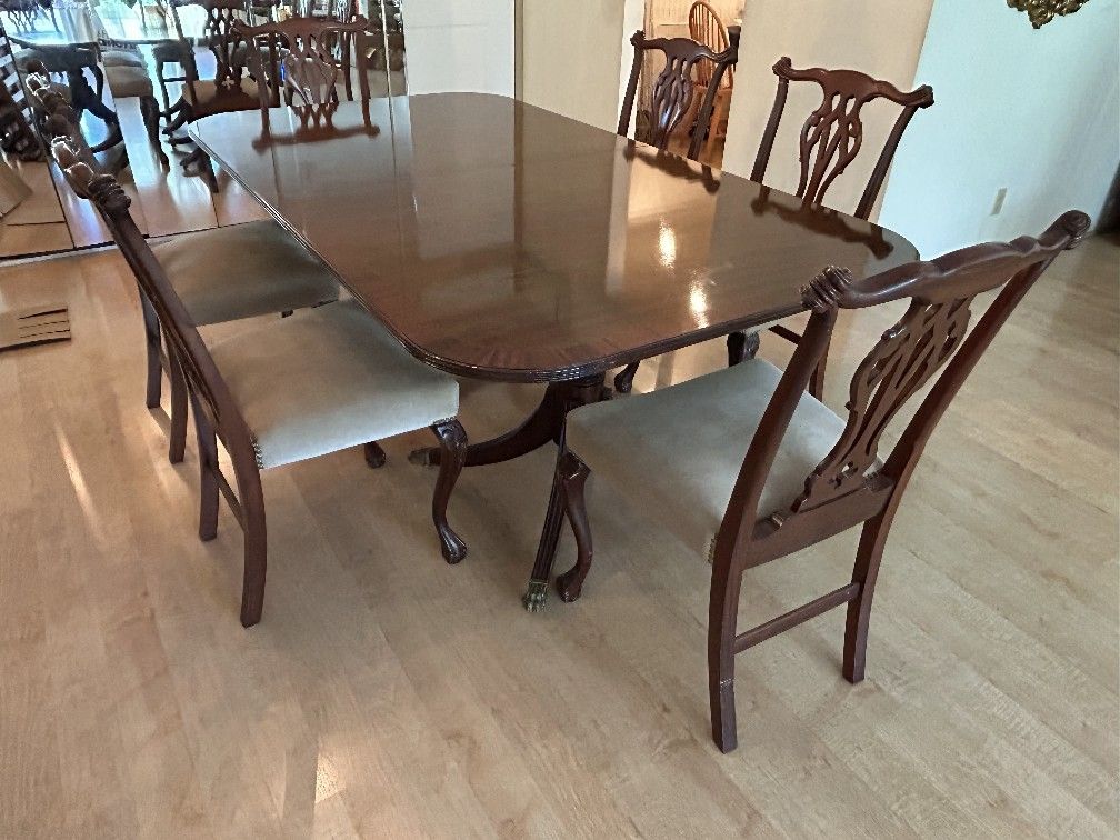 Chippendale Mahogany Dining Table