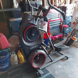 BOWFLEX MAX TRAINER