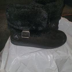 Black Boots Warm