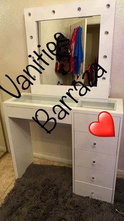 Makeup vanity 😍