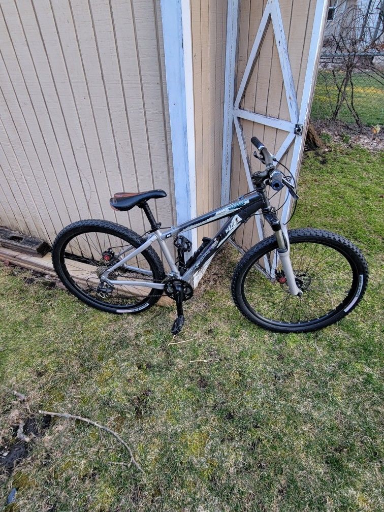 Specialized Hardrock Bike