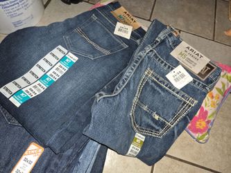 Ariat ,31/34 30/34 $65 cada uno no exemption,  seagoville tx