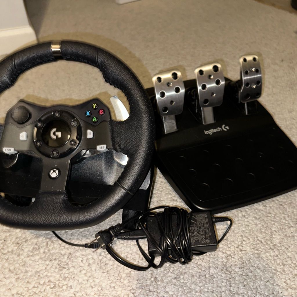  Logitech G923 wheel and pedal sets