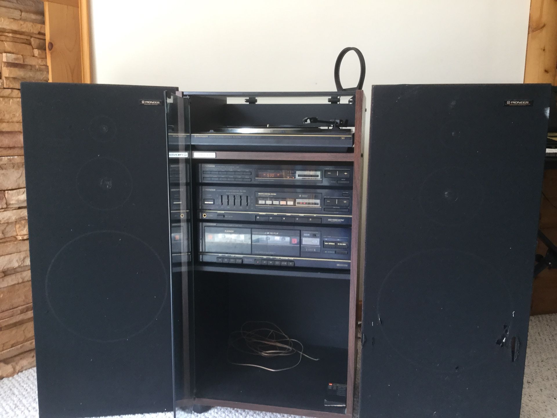 Vintage Pioneer Stereo system 1980s $50