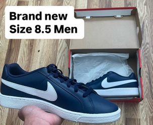 Nike court Royale