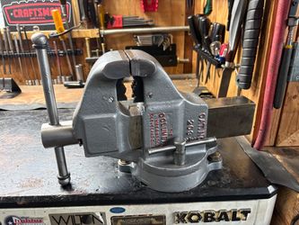 Vintage Columbian 203 1/2 Vise