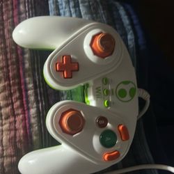 Wii Remote And A GameCube Memory Card . Perfect Condition 