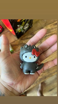 Hello kitty X Godzilla