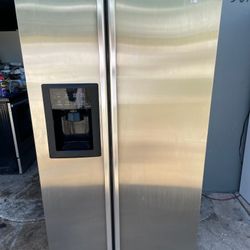 GE Refrigerator 36"W 70"H Everything Works Good 