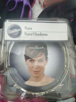 Wilton Tiara in Original Packaging