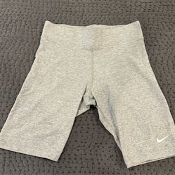 Nike Women M Heather Gray Workout Shorts - like new