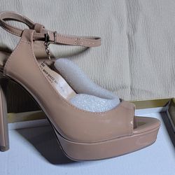 Thalia Sodi Nude Heels- Size 6