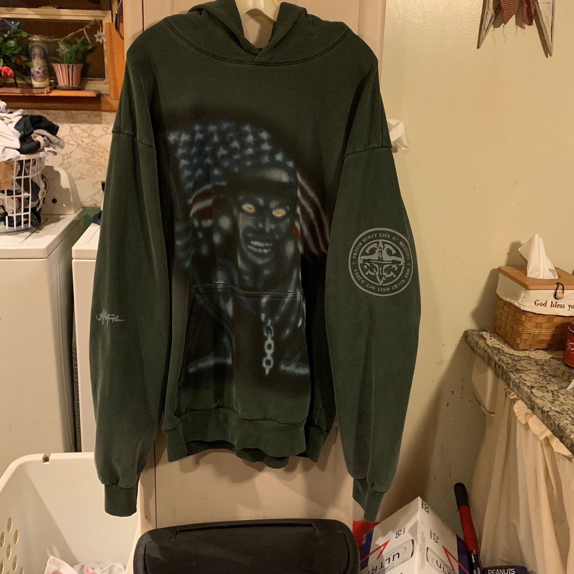 Authentic Travis Scott live hoodie, 2024 MetLife stadium concert