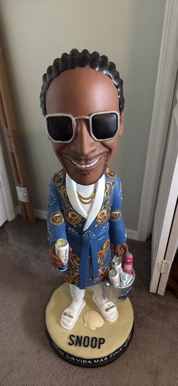 Snoop Dog 43 Inch Bobblehead NEW