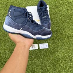 Midnight Navy 11s