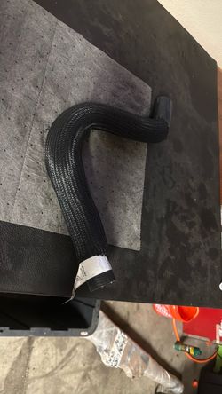 Upper radiator hose  Ford Fusion  2013–2016  Lincoln MKZ  2013–2019