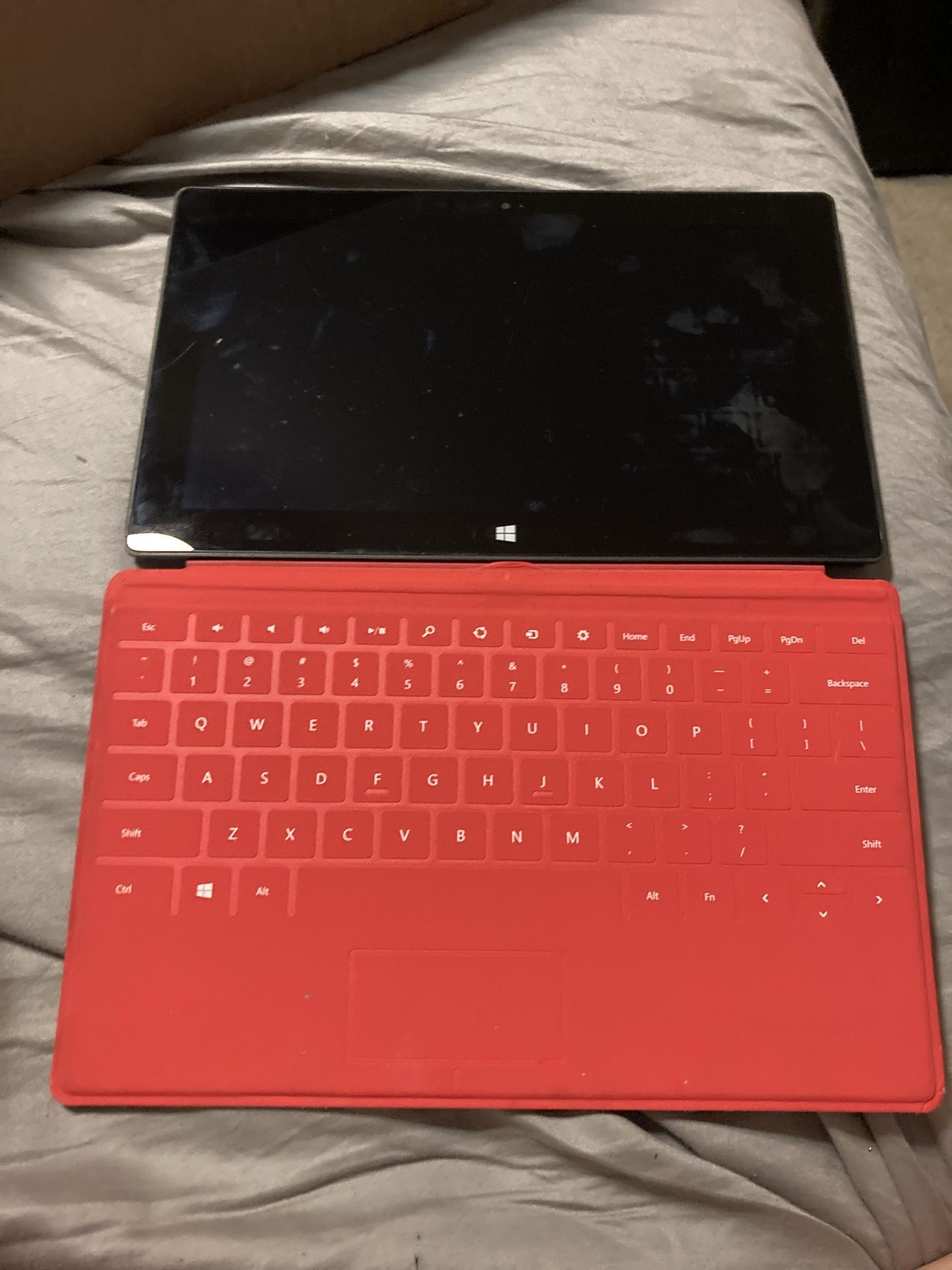 Microsoft Surface RT 64GB, Wi-Fi, Charger