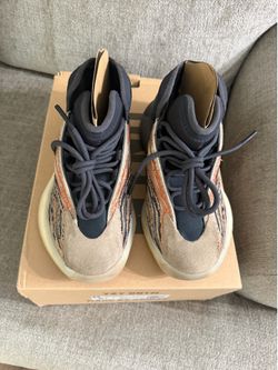 Yeezy’s quantum size 6 1/2 Y
