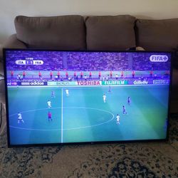 65" LG 4K HDR Smart LED UHD TV - READ