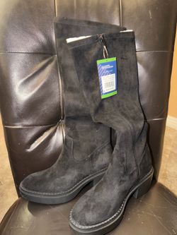Boots size 7