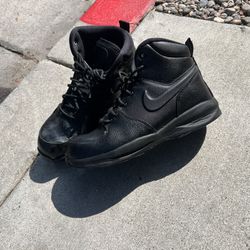 BOYS - NIKE Manoa Little Kids Boots 7Y