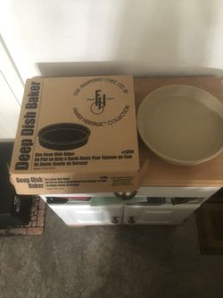 Pampered Chef Deep Dish Baker Brand New Never Been Out Of Box!