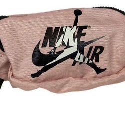 NIKE BUMBAG