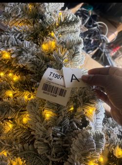 7”” Nearly natural Pre lit tree T1907