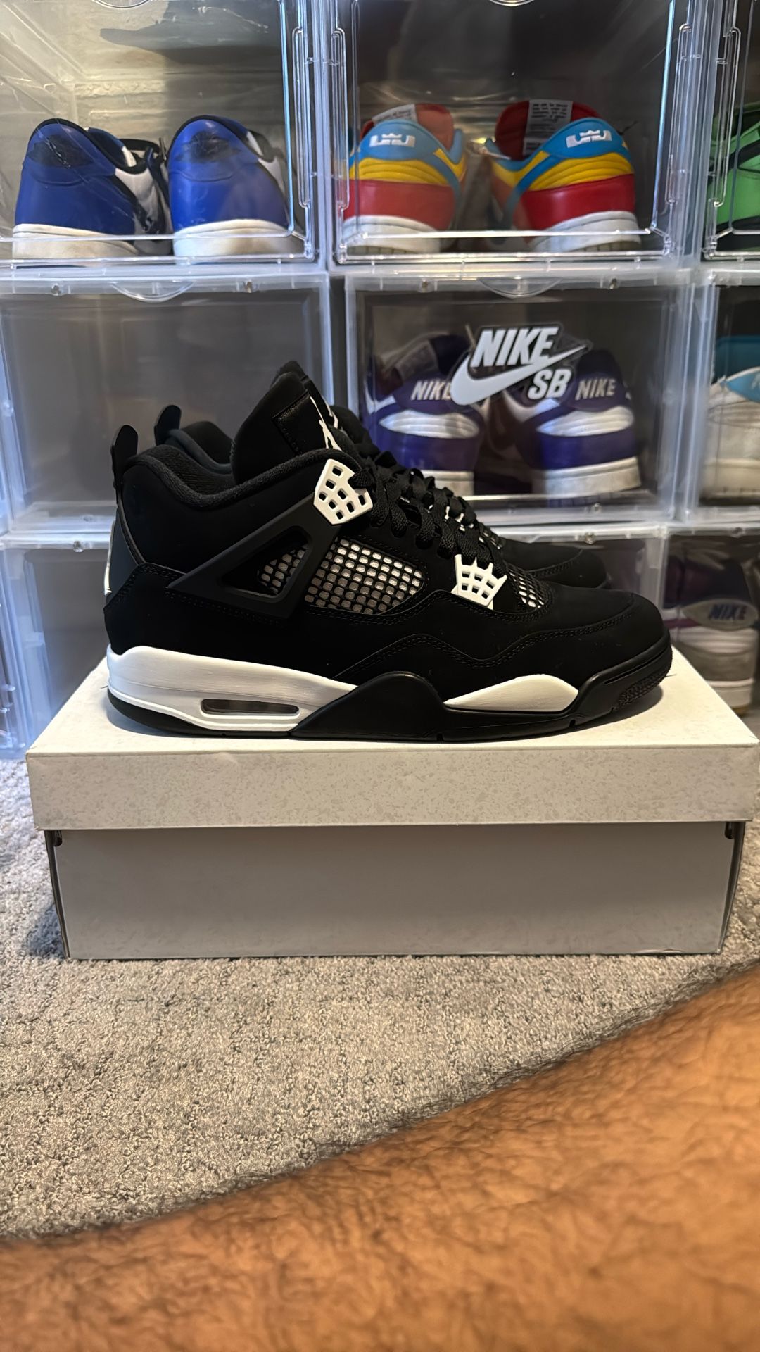Jordan 4 Thunder
