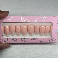Gel Press Ons Short Almond Or Square 