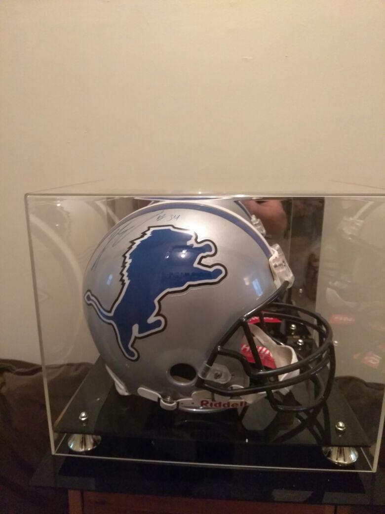 Kevin Jones authentic NFL signed riddell helmet in mirrored case with JSA certificate of authenticity