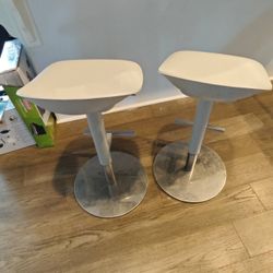 IKEA JANINGE Bar stools, Like New!