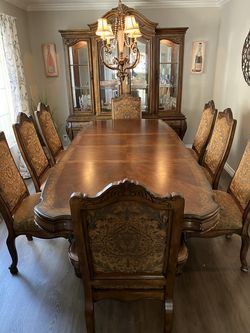 Elegant Dining Room Table w/8 Chairs and China Cabinet