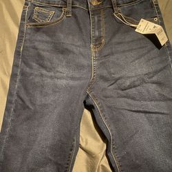 New Women’s Ardene Jeans “Jeggings”  Size 5