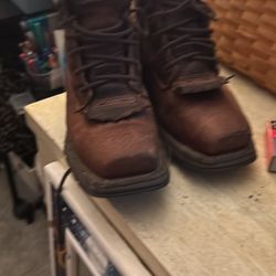 Cody James (like New) Size 7.5 Boots