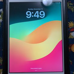 Black Friday Sales! Apple iPad 6th Generation 32GB Unlocked Like New!