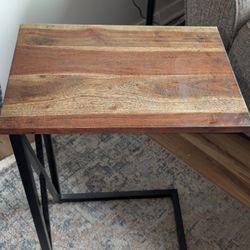 2 End tables