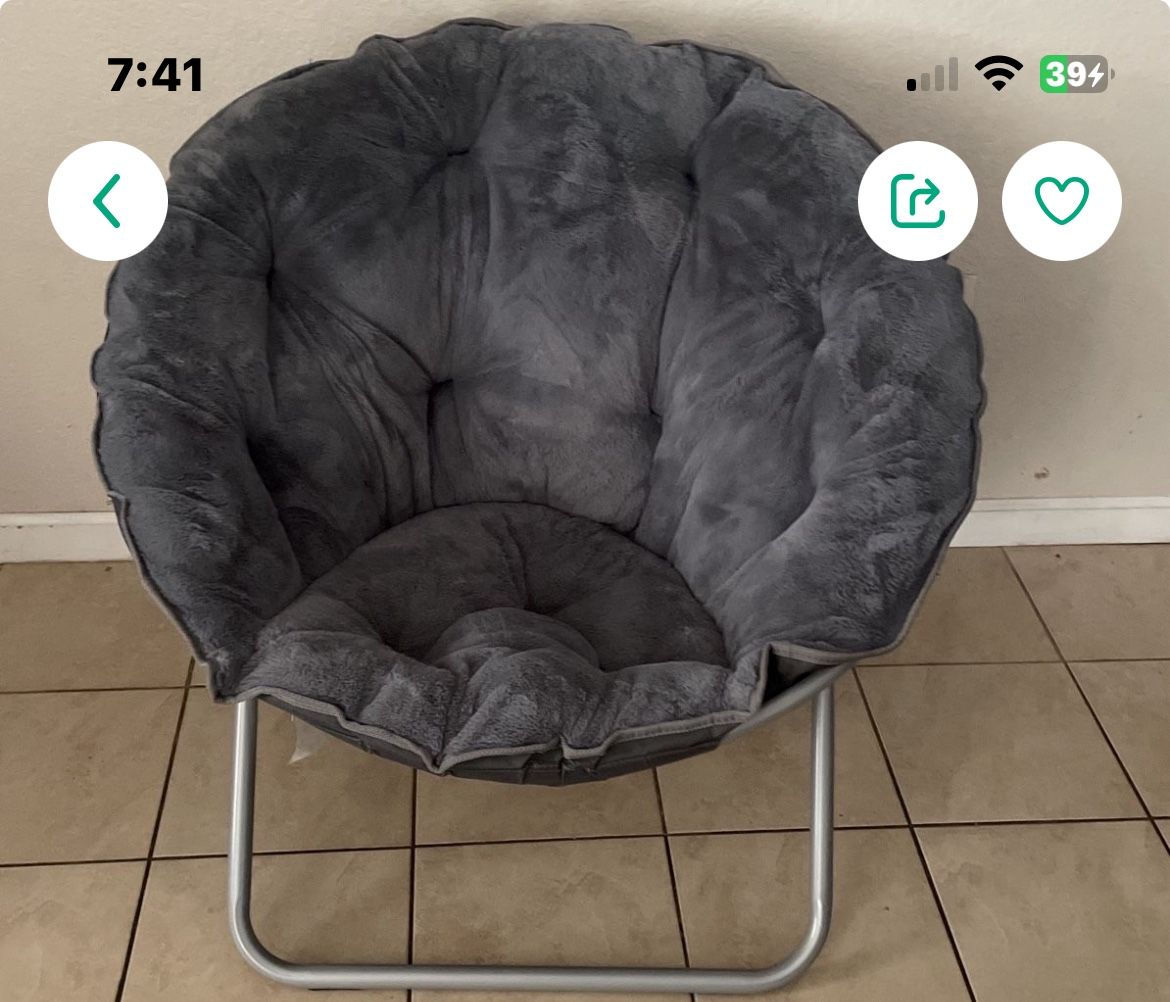 Saucer chair