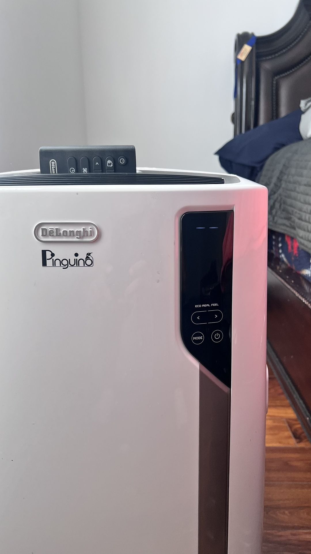 De'Longhi Pinguino 4-in-1: Air Conditioner, Heater, Dehumidifier, and Fan