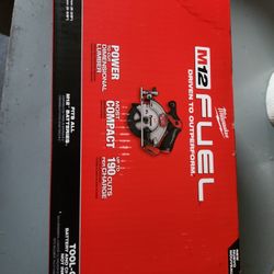 Milwaukee M12 FUEL 5-3/8 Inch Circular Saw (Bare Tool)
Item No.SKU# 2521-20