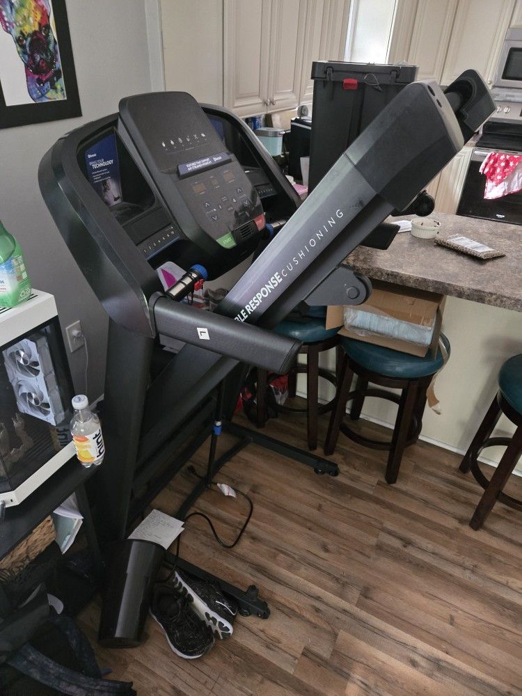 Horizon Fitness T101 GO Treadmill