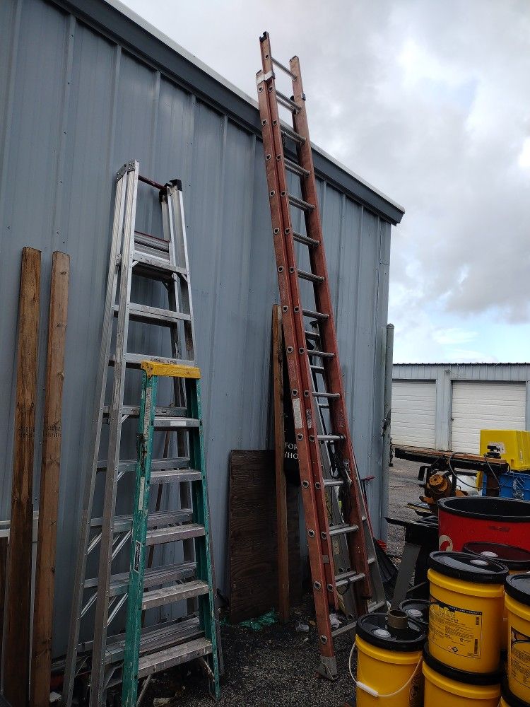 24-28ft Ext Ladder 125$ As Is