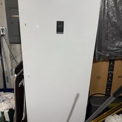 Insignia Deep Freezer/ Refrigerator Combo