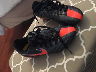 Nike cleats size 2.5 Y
