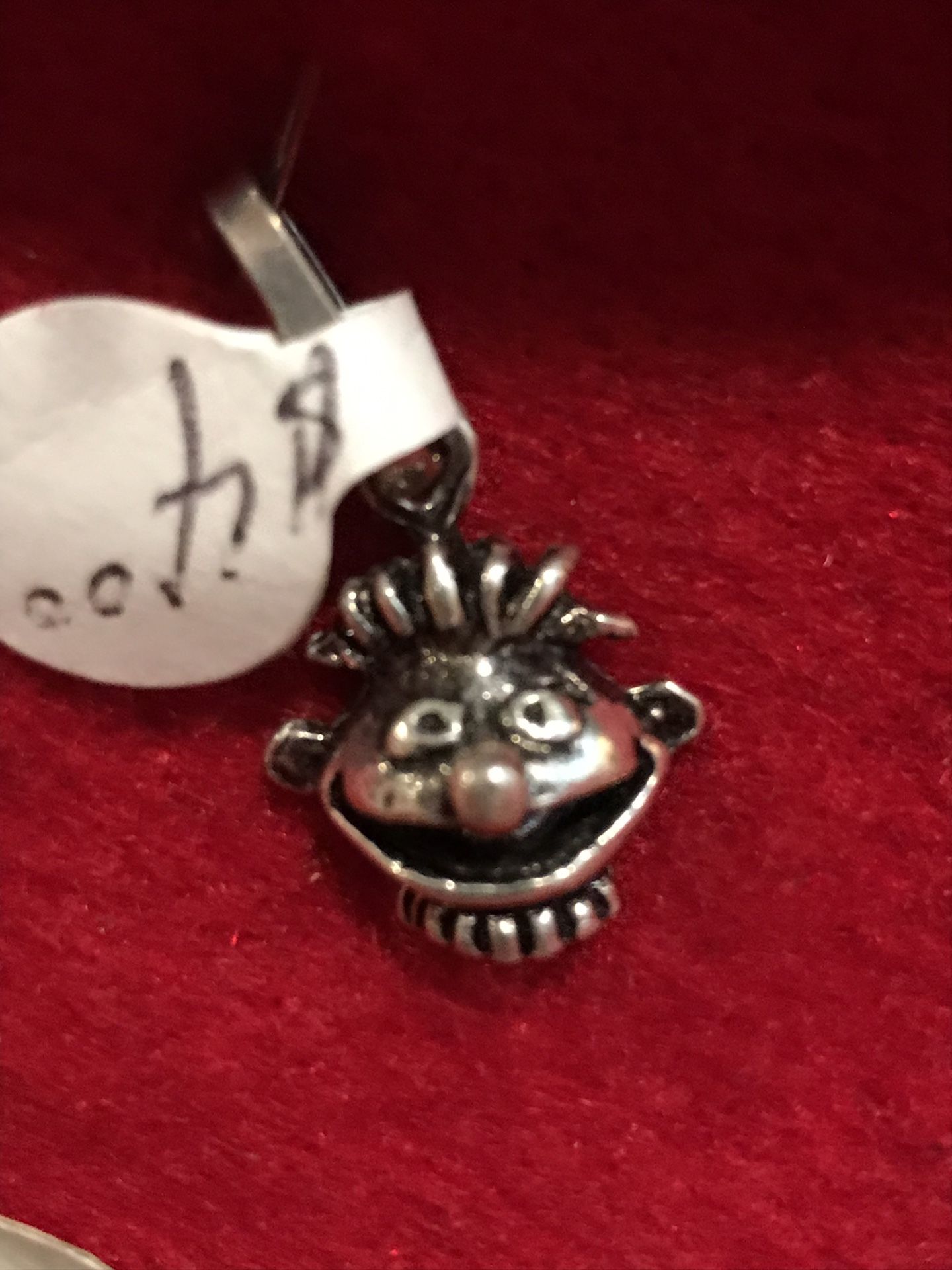 Ernie pendant