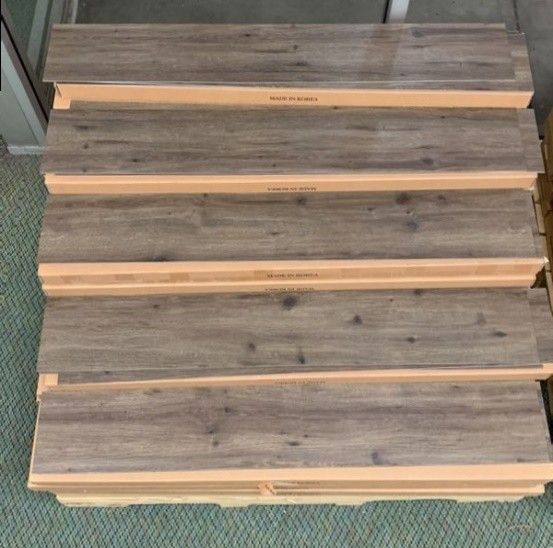 Luxury vinyl flooring!!! Only .67 cents a sq ft!! Liquidation close out! KU0 