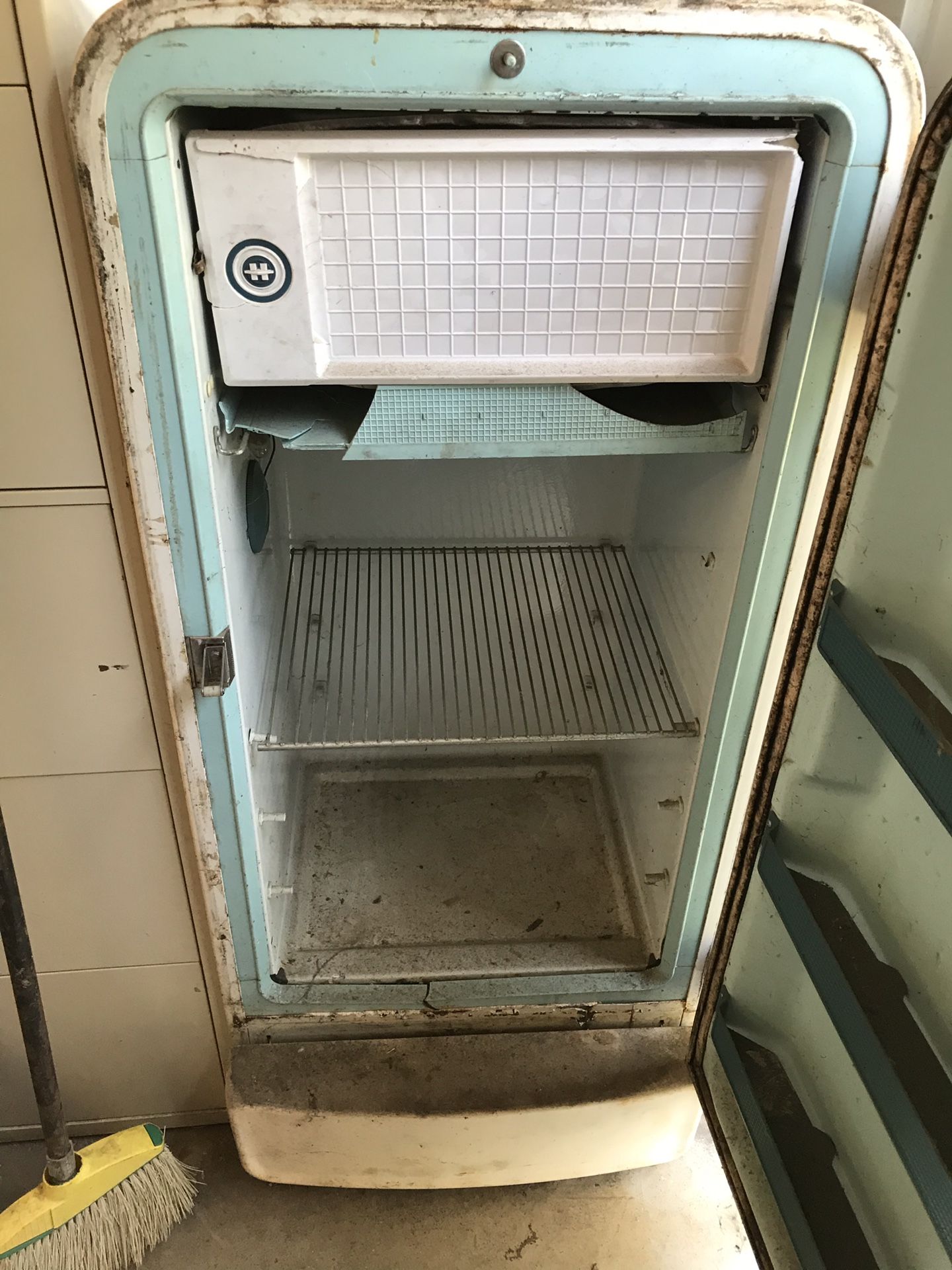 Vintage Hotpoint Refrigerator for Sale in Central, SC OfferUp