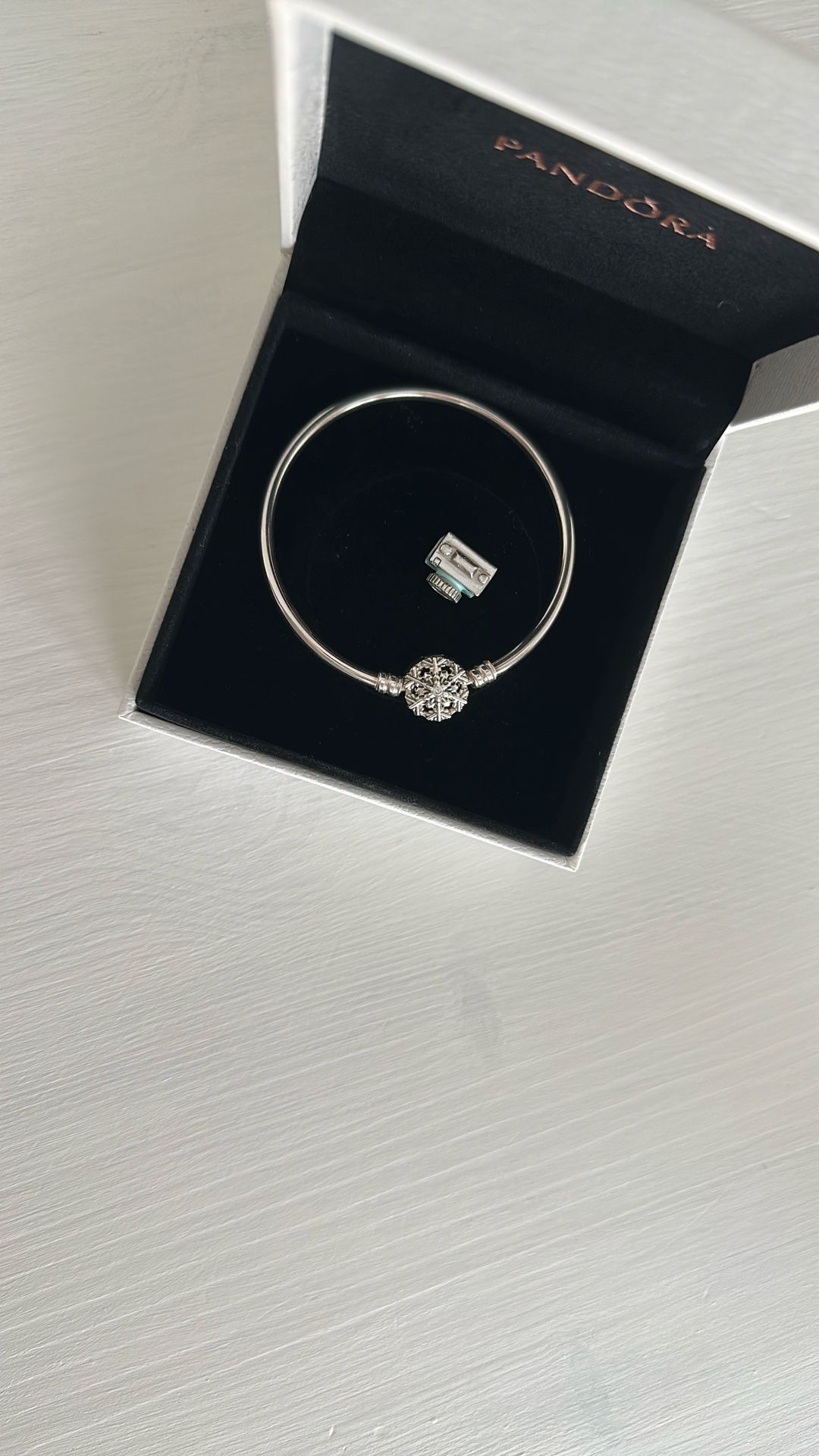π Pandora Sterling Silver Snowflake Bangle Bracelet & Sterling Silver Bracelet Camera Charm Pandora Gift Box
