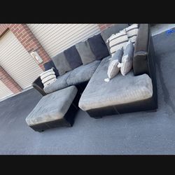 Gray Sectional Couch With Ottoman
